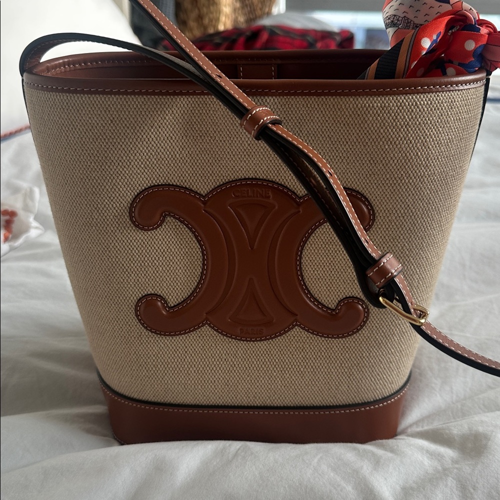 Celine SMALL BUCKET CUIR TRIOMPHE in TEXTILE AND CALFSKIN - Picture 5 of 6